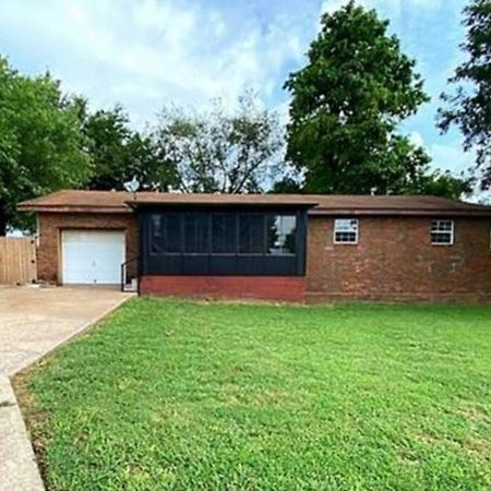 The Greenhouse - 3Bed 2Bath Home In Tahlequah, Ok Bagian luar foto