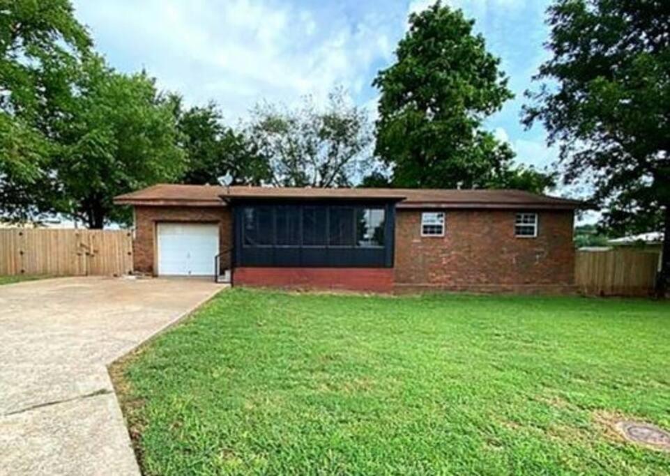 The Greenhouse - 3Bed 2Bath Home In Tahlequah, Ok Bagian luar foto